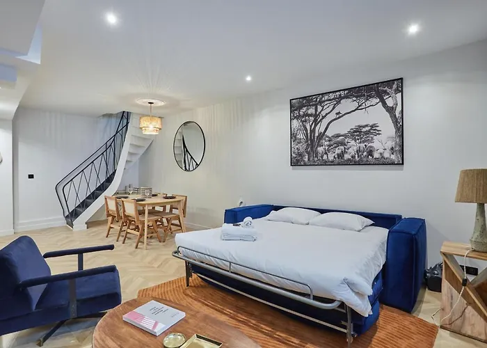 Duplex Center Of Paris By Studio Prestige